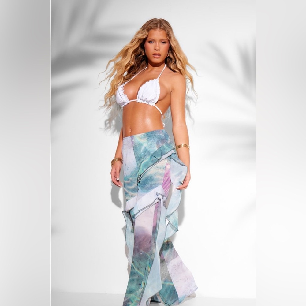 NWT Pretty little thing Multi water print frill beach trouser